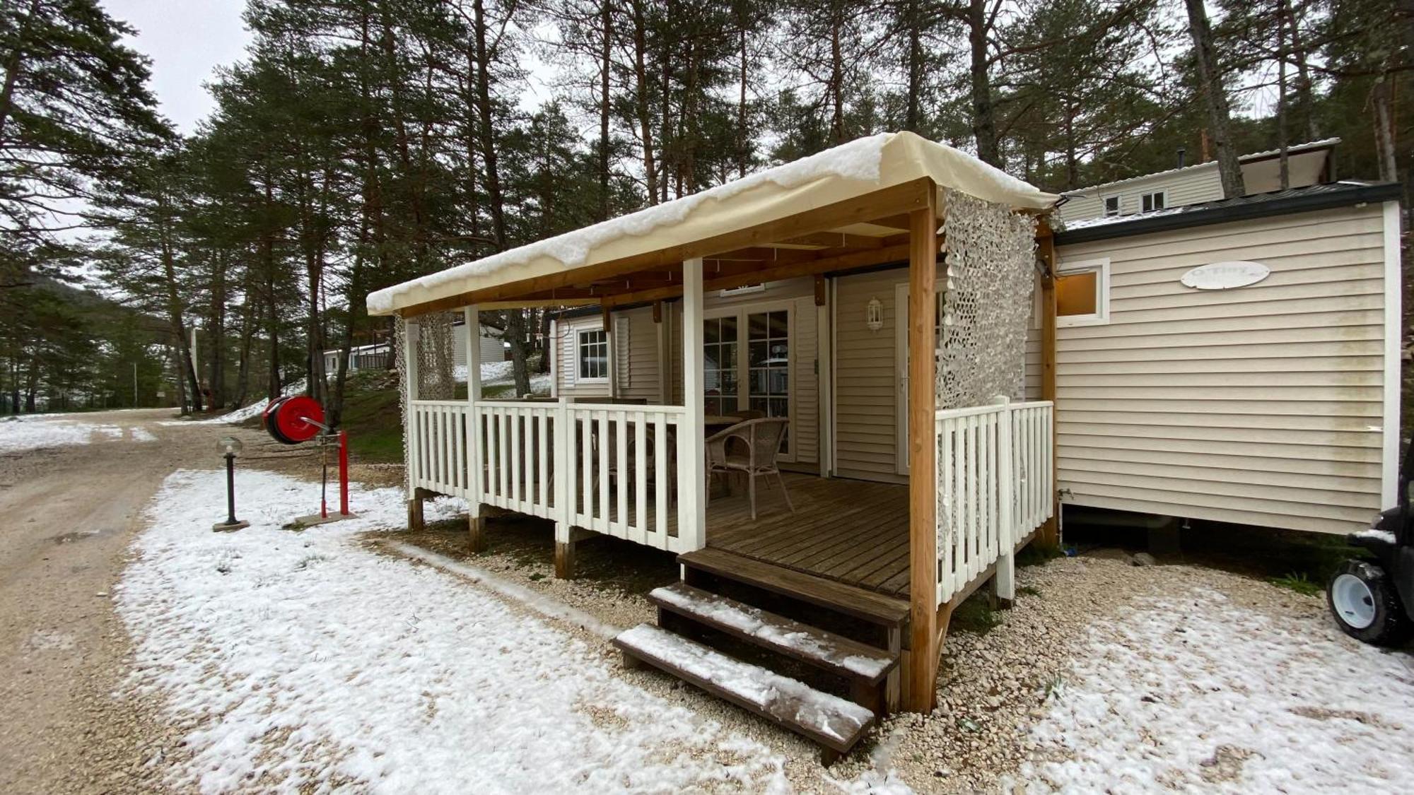 Mobilhome Comfort A La Montagne Saint-Auban  Kültér fotó